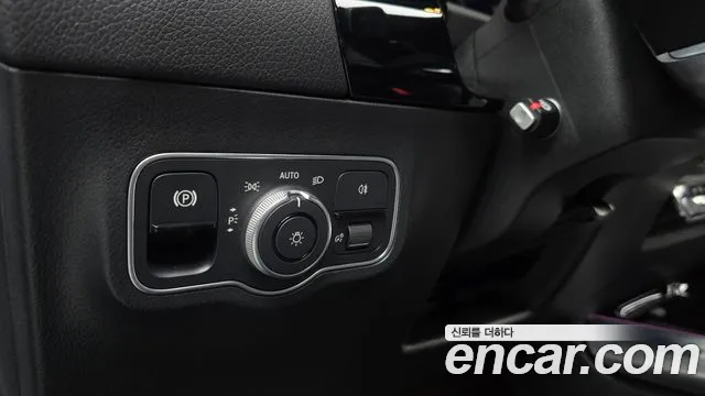 Mercedes-Benz EQA — Фото автомобиля 13