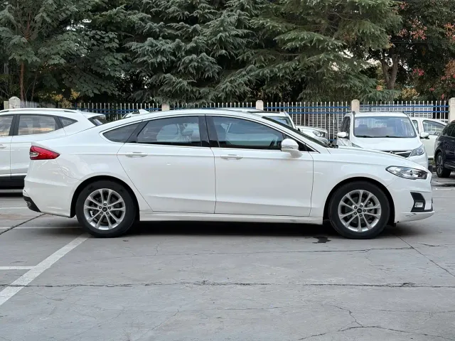 Ford Mondeo — Фото автомобиля 17