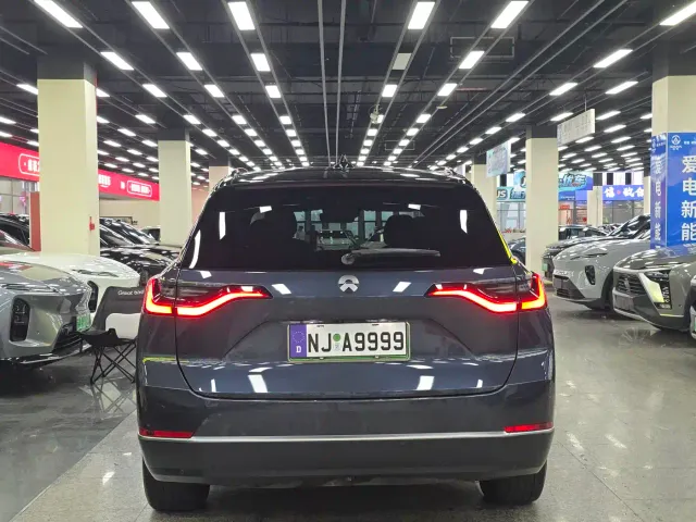 Nio ES8 — Фото автомобиля 4