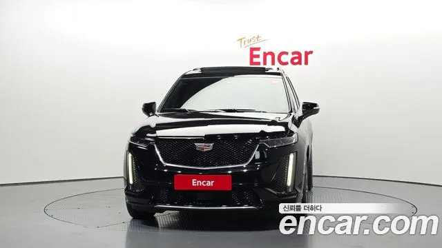 Cadillac XT6 — Фото автомобиля 3