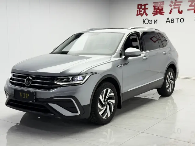 Фотография автомобиля — Volkswagen Tiguan L