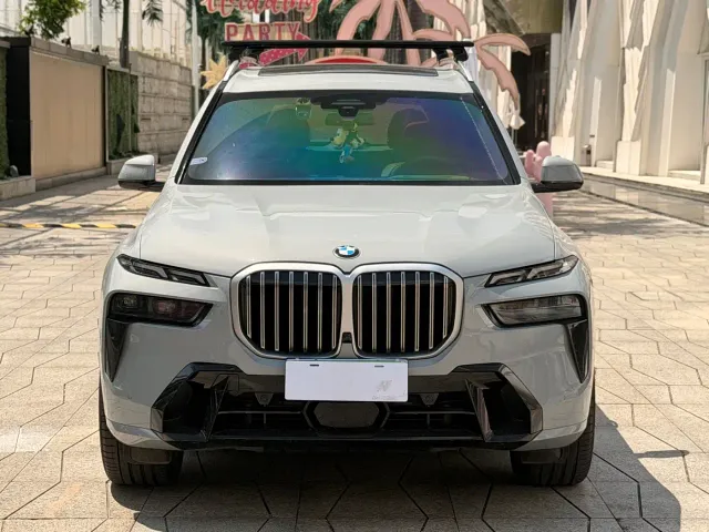 BMW X7 — Фото автомобиля 2