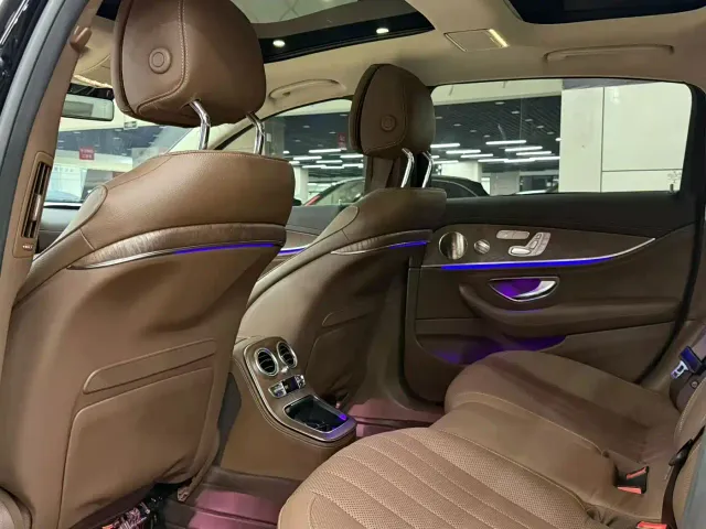 Mercedes-Benz E-Class — Фото автомобиля 5