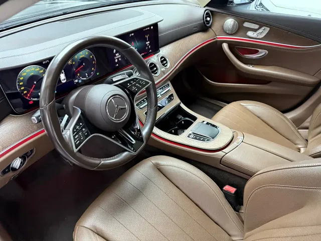 Mercedes-Benz E-Class — Фото автомобиля 8