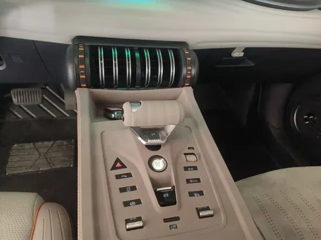 BYD Yuan PLUS — Фото автомобиля 13