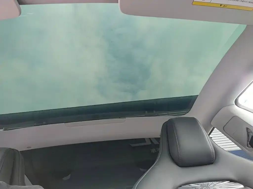 Tesla Model 3 2024 High-Performance All-Wheel Drive Edition — Фото автомобиля 17