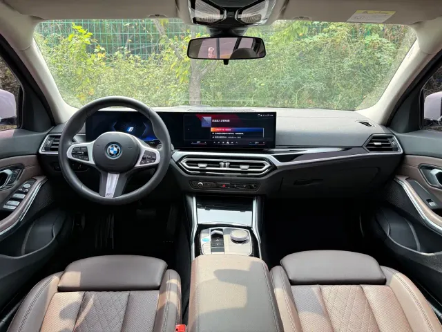 BMW i3 — Фото автомобиля 12
