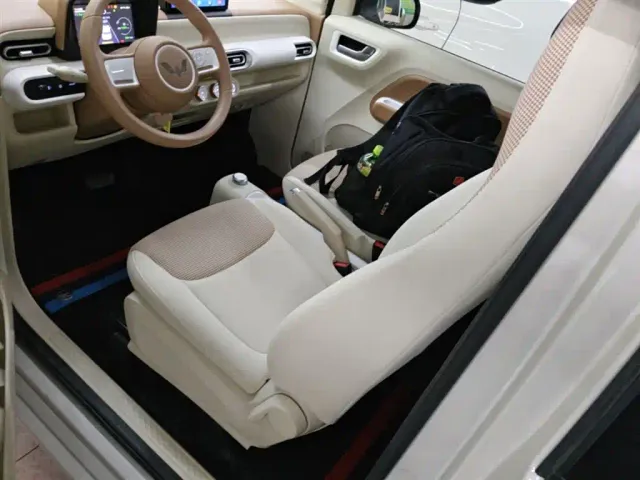 Wuling Hongguang Mini EV — Фото автомобиля 14