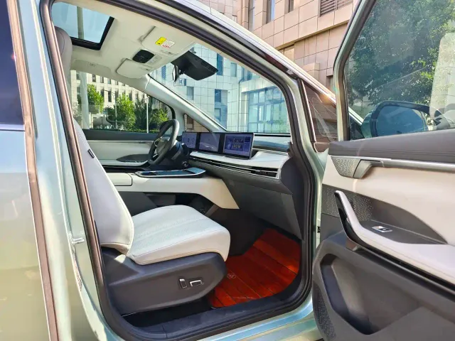 Maxus Dajia 7 — Фото автомобиля 17