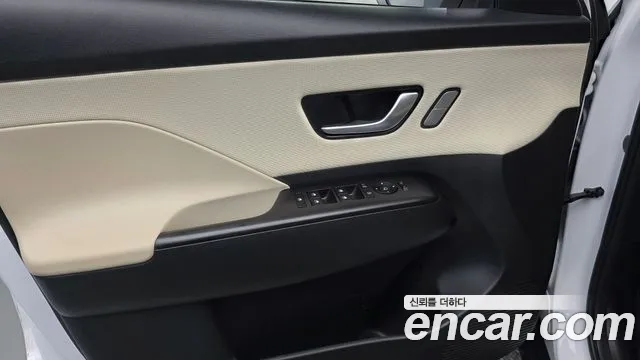Hyundai Kona SX2 — Фото автомобиля 13
