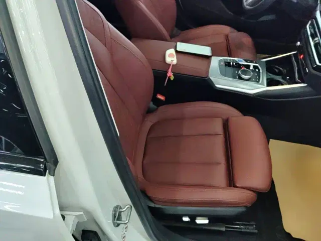 BMW BMW i3 2023 eDrive 40 L Shadowline Package — Фото автомобиля 24