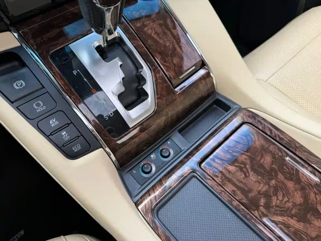 Toyota Alphard — Фото автомобиля 9