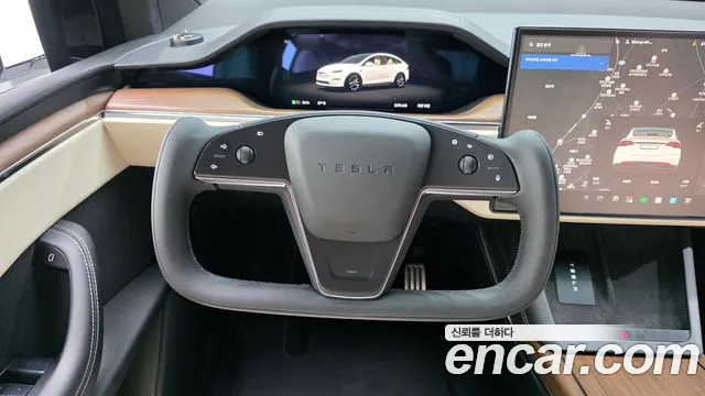 Tesla Model X — Фото автомобиля 13