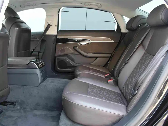 Audi A8 — Фото автомобиля 14