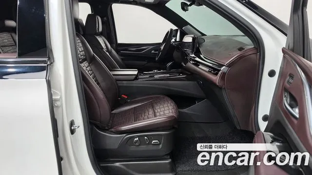 Cadillac Escalade 5th Gen — Фото автомобиля 16