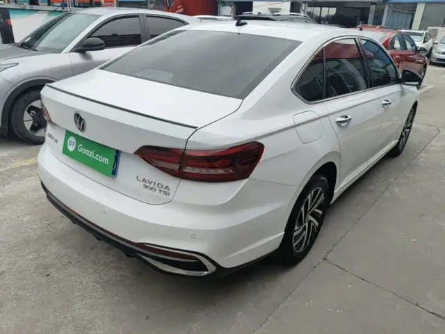 Volkswagen Lavida — Фото автомобиля 6