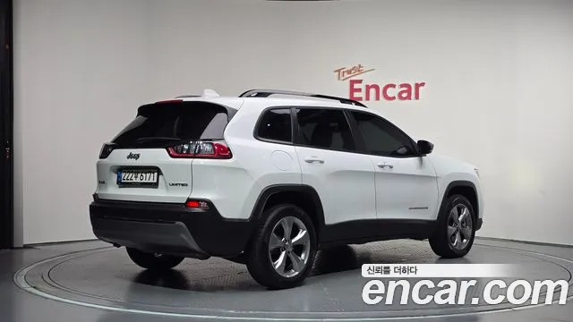 Jeep Cherokee KL — Фото автомобиля 2
