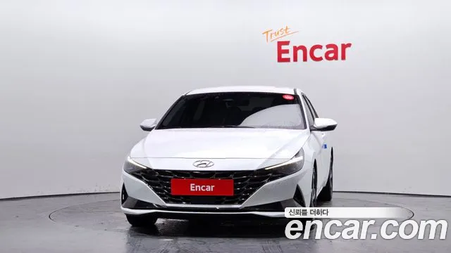 Hyundai AVANTE — Фото автомобиля 3