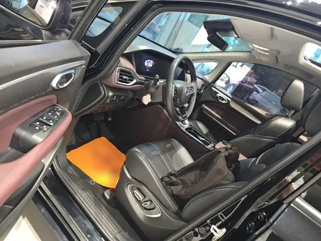 GAC Trumpchi M6 — Фото автомобиля 15