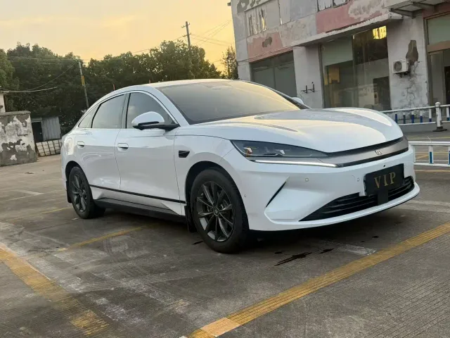 BYD Qin L — Фото автомобиля 3