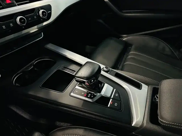 Audi A4L — Фото автомобиля 11
