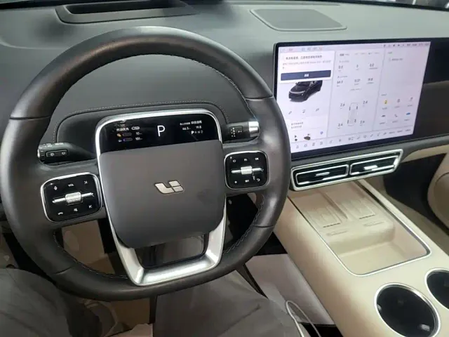 Li Auto L7 — Фото автомобиля 6