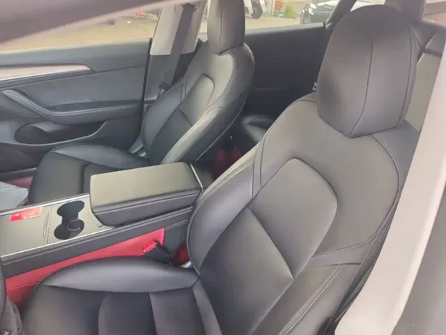 Tesla Model 3 — Фото автомобиля 14