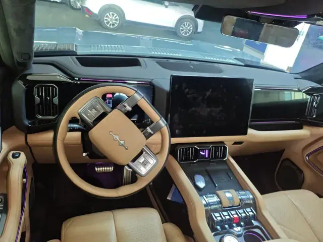 BYD FangChengBao Leopard 8 — Фото автомобиля 7