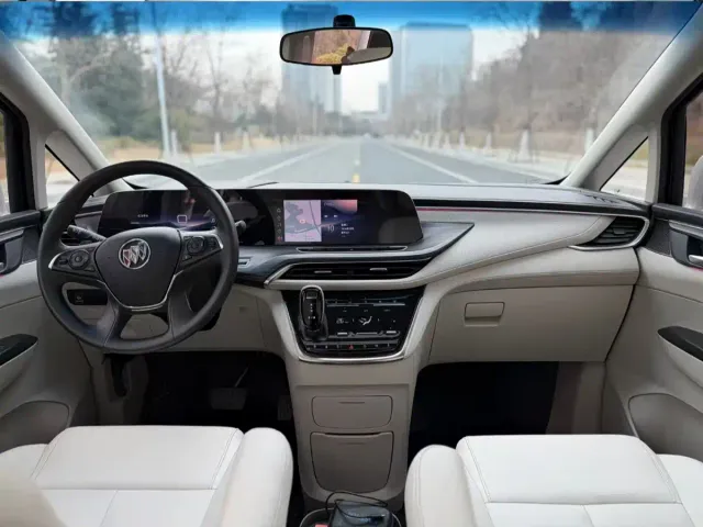 Buick GL8 — Фото автомобиля 5