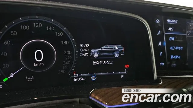 Cadillac Escalade — Фото автомобиля 16