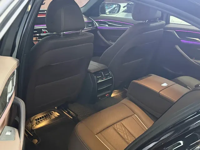 BMW 5 Series — Фото автомобиля 4