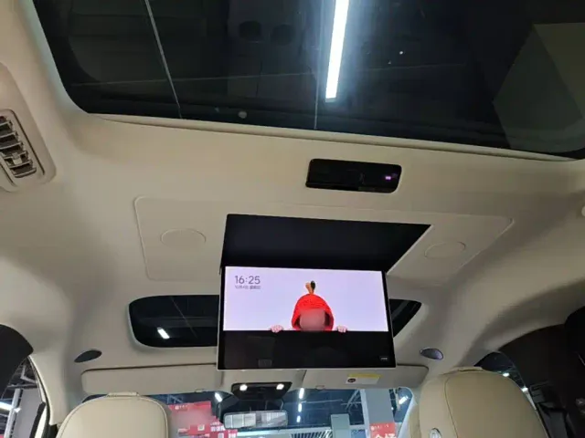 Li Auto MEGA — Фото автомобиля 17