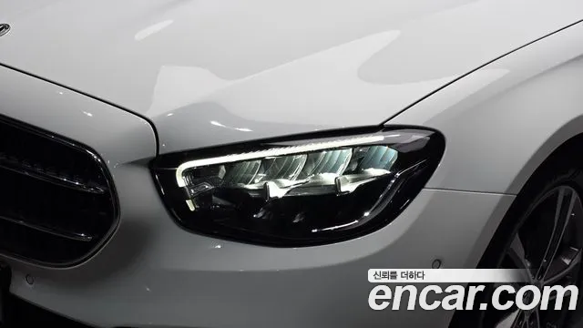 Mercedes-Benz E-Class — Фото автомобиля 22