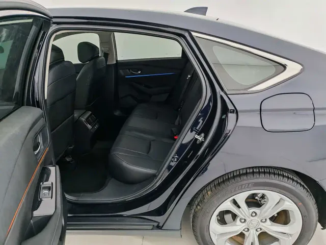 Honda Accord — Фото автомобиля 12
