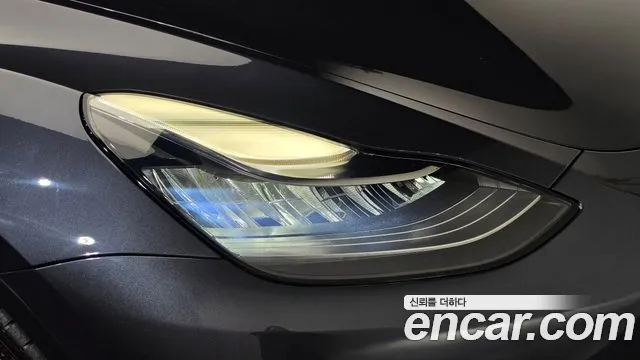 Tesla Model Y — Фото автомобиля 7