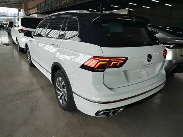 Volkswagen Tiguan L PHEV — Фото автомобиля 4