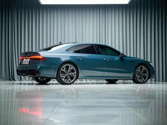 Audi A7L — Фото автомобиля 9
