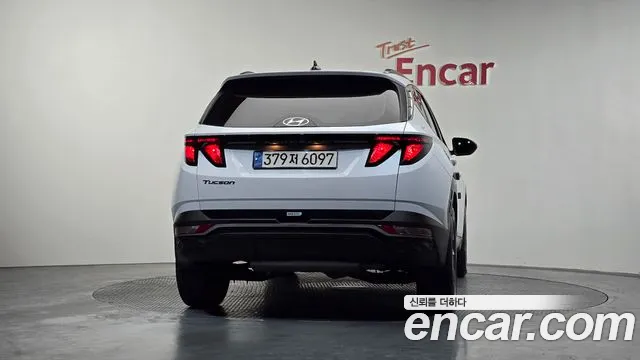 Hyundai Tucson Tucson (NX4) Бензин 1.6 турбо 2WD — Фото автомобиля 4