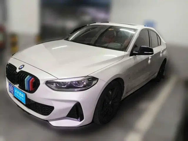 Фотография автомобиля — BMW 1 Series