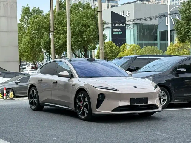 Nio ET5 — Фото автомобиля 3