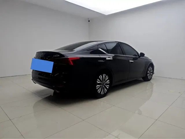 Nissan Teana — Фото автомобиля 13