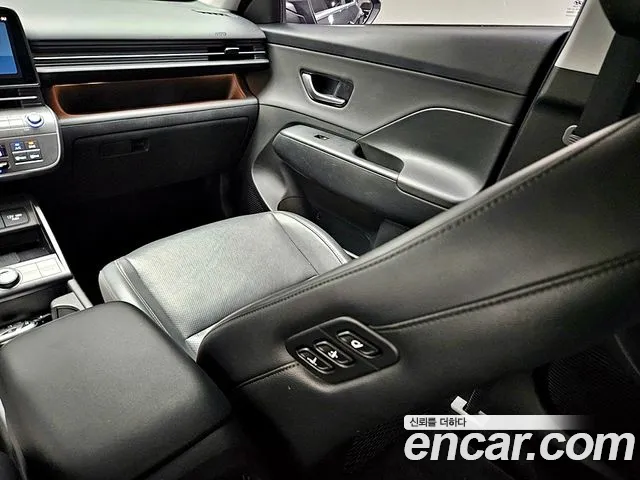 Hyundai Kona SX2 — Фото автомобиля 16
