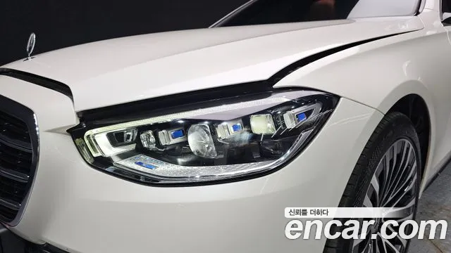Mercedes-Benz S-Class — Фото автомобиля 19