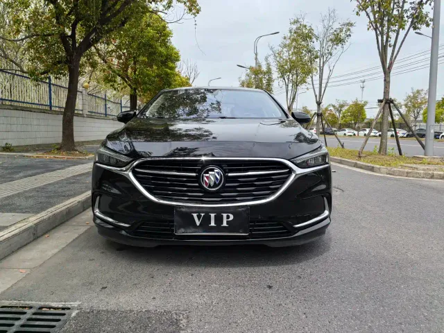 Buick LaCrosse — Фото автомобиля 2