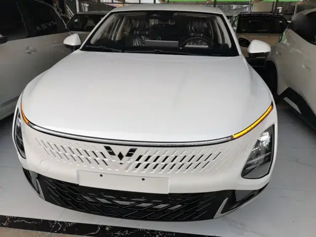 Wuling Starlight — Фото автомобиля 2