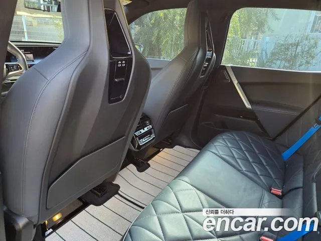 BMW iX — Фото автомобиля 6