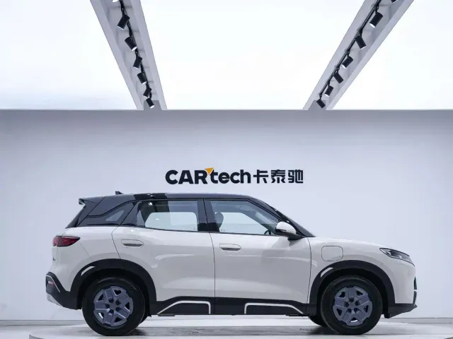 BYD Yuan UP — Фото автомобиля 2