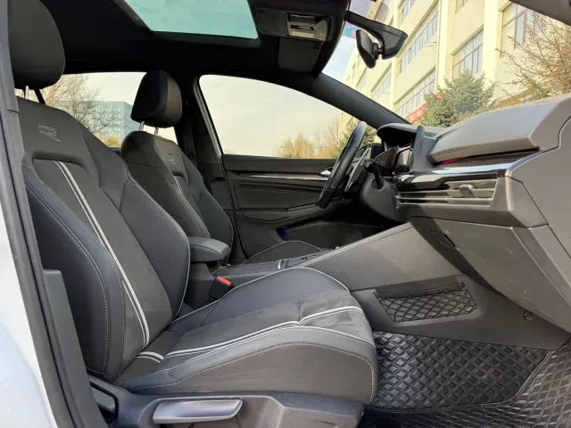 Volkswagen Golf — Фото автомобиля 15