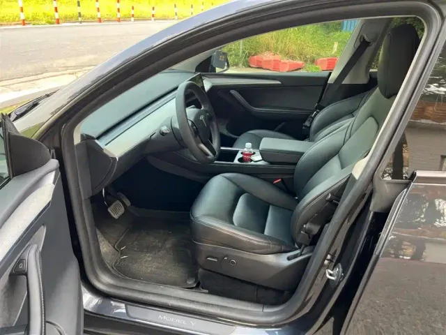 Tesla Model Y — Фото автомобиля 4