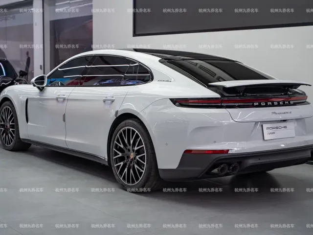 Porsche Panamera — Фото автомобиля 5